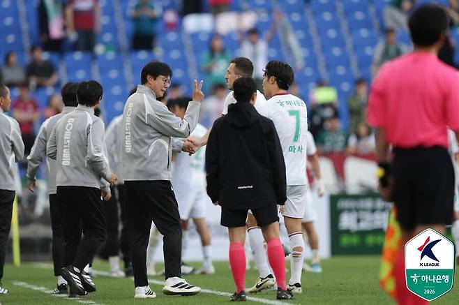 동업자 정신 잃은 조현택에게 '척추 부상'...마사, 또 다시 낭만축구 시전