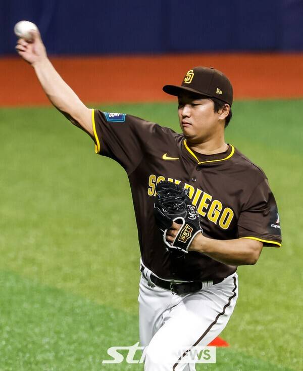 '팔꿈치 부상 유영찬' 고우석, LG 구세주로 복귀?…'5G 무실점 부활' 협상 급물살