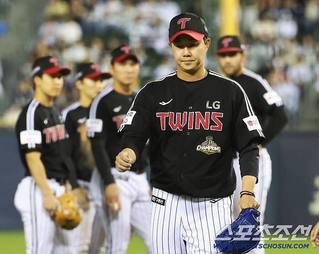 '결국 초비상 사태 발생' 11G 연속 세이브 철벽 마무리 '핀 고정' 수술 소견→장기 이탈 불가피[공식발표]