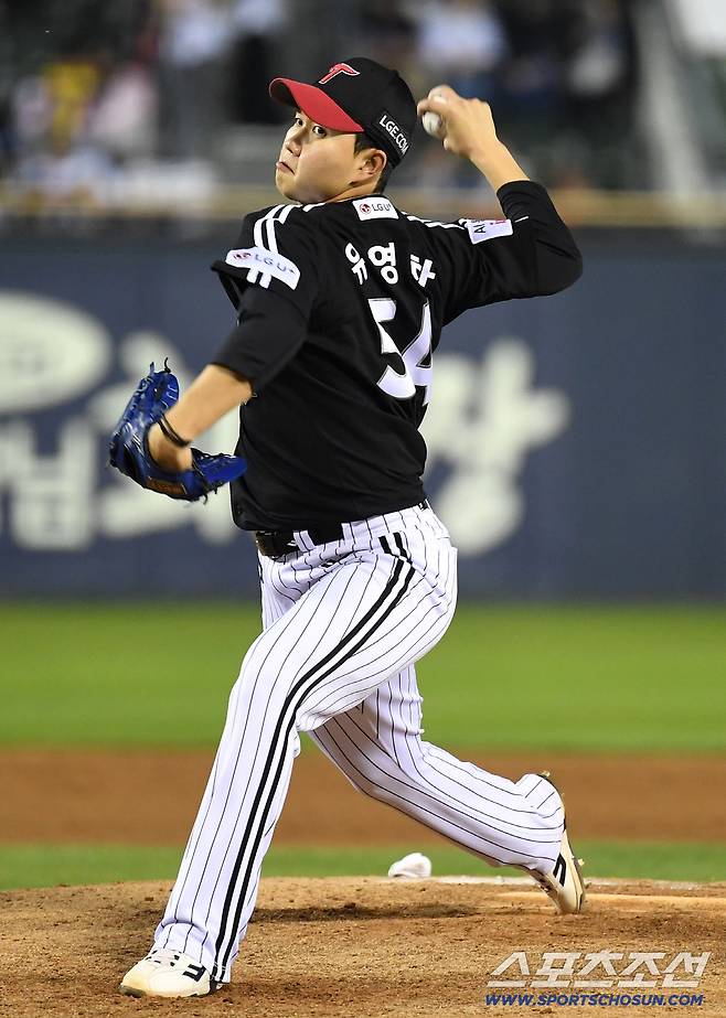 '결국 초비상 사태 발생' 11G 연속 세이브 철벽 마무리 '핀 고정' 수술 소견→장기 이탈 불가피[공식발표]