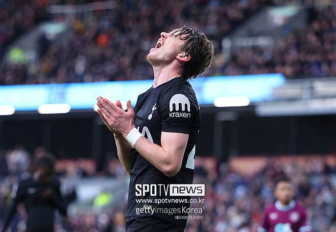 손흥민 '재계약 3번' 해서 얻은 연봉, 토트넘 신입생 먹튀 딸깍...강등 당해도 프리미어리그 팀으로 이적 가능 → 에버턴이 원한다