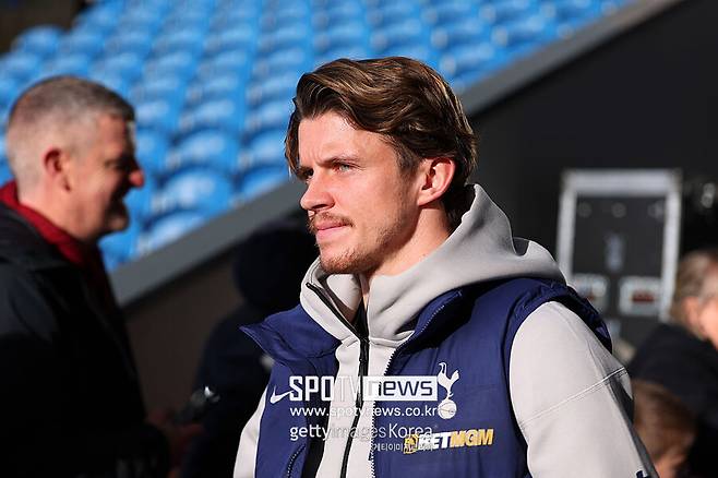 손흥민 '재계약 3번' 해서 얻은 연봉, 토트넘 신입생 먹튀 딸깍...강등 당해도 프리미어리그 팀으로 이적 가능 → 에버턴이 원한다