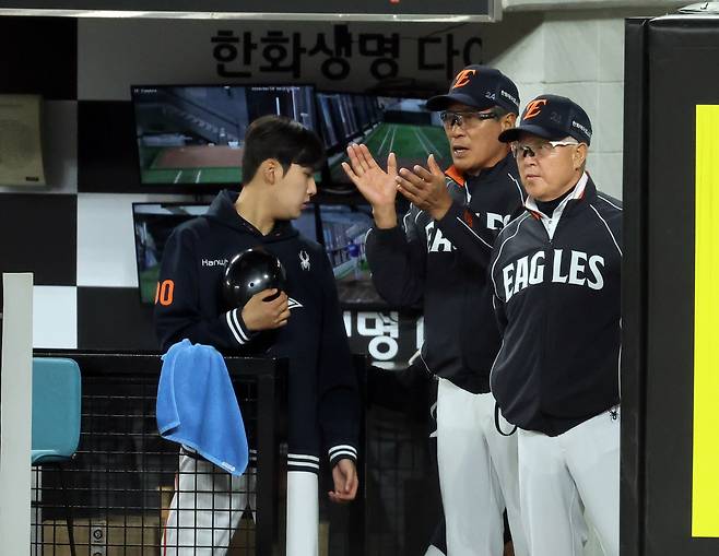 한화, LG·NC전 잇단 패배…김경문 감독 경기 운영 도마 위