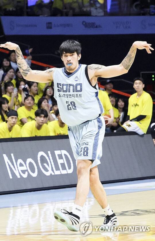 1위 집어삼킨 5위… 소노, LG 셧아웃 제압하고 창단 첫 챔프전 진출