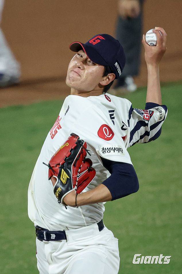 ‘롯데 유망주’에게서 안우진 신인 때 냄새가… 사직에서 못 본 특별 데이터, 원석은 확실하다