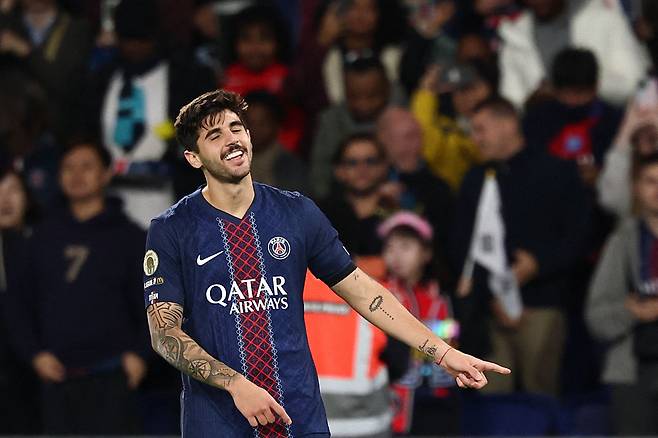 이강인 ‘택배 크로스’ 받아 골 넣고 재계약까지 맺는다…‘맹활약’ 베랄두에게 만족한 PSG, 2030년까지 동행 이어가기로