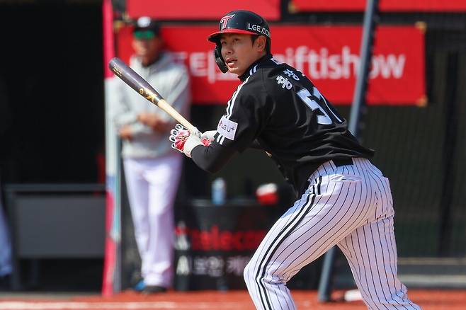 타율은 뒤에서 4등인데 출루율은 4할 육박…출루왕, 야구 이렇게 해도 되나