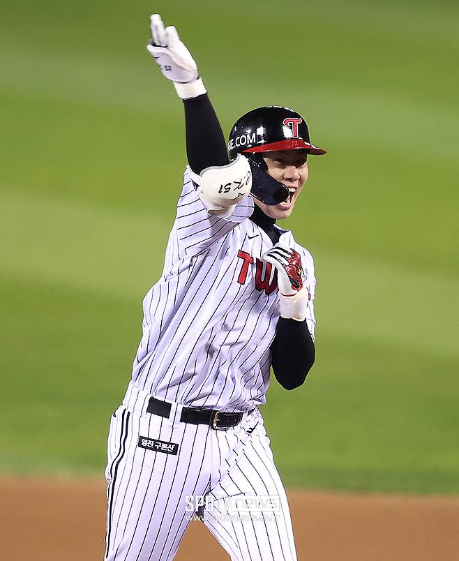 타율은 뒤에서 4등인데 출루율은 4할 육박…출루왕, 야구 이렇게 해도 되나