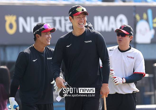 타율은 뒤에서 4등인데 출루율은 4할 육박…출루왕, 야구 이렇게 해도 되나