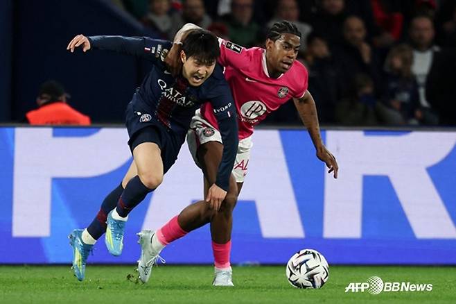 충격 '폼 최고조' 이강인, 벤치인 이유 나왔다... 英