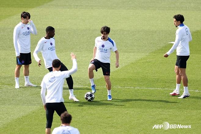 충격 '폼 최고조' 이강인, 벤치인 이유 나왔다... 英