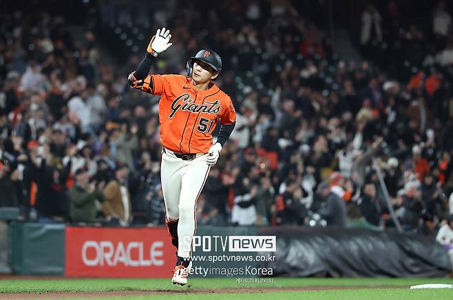 “이정후 주전 언제까지 정당화?” 이정후 이름에 욕설 섞더니→‘이정후 챈트’ 다시 등장… 팬심도 태세 전환