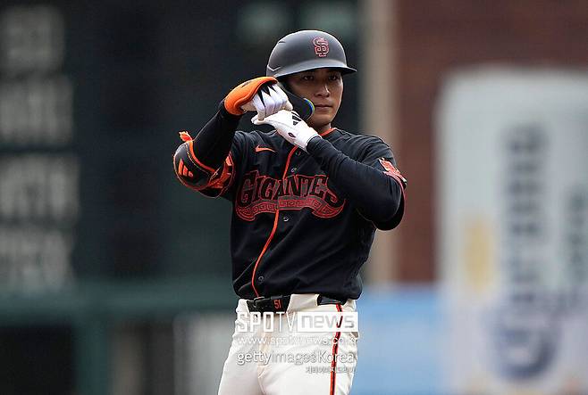 “이정후 주전 언제까지 정당화?” 이정후 이름에 욕설 섞더니→‘이정후 챈트’ 다시 등장… 팬심도 태세 전환