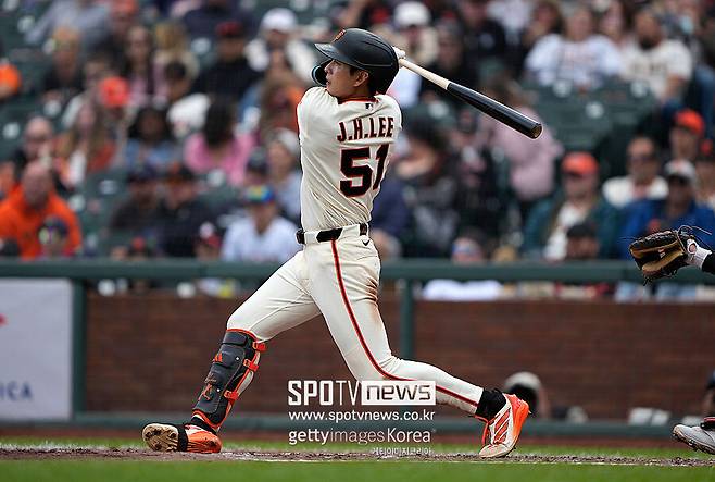 “이정후 주전 언제까지 정당화?” 이정후 이름에 욕설 섞더니→‘이정후 챈트’ 다시 등장… 팬심도 태세 전환