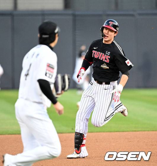 야구는 9회말 2아웃부터…9회 2사 극적인 동점→연장 10회 2사 끝내기, KT가 미리보는 KS 승리하다 [수원 리뷰]