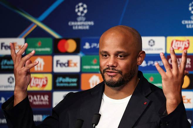 ‘UCL서 9골이라니’ 엔리케 PSG 감독 “내 커리어 최고의 경기” 콤파니 뮌헨 감독 “즐겁지 않았다”
