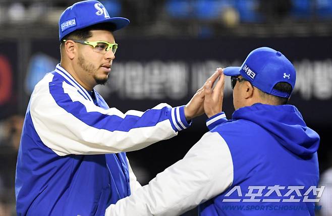 '불펜 총동원 참사' 다 잡은 경기 날릴 뻔...이겨도 문제였다, 웃지 못한 박진만 감독 [잠실 현장]