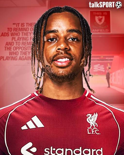 이강인, 드디어 숨통 트이나…엔리케 선호, 경쟁자 佛 공격수 PSG 이탈설 →