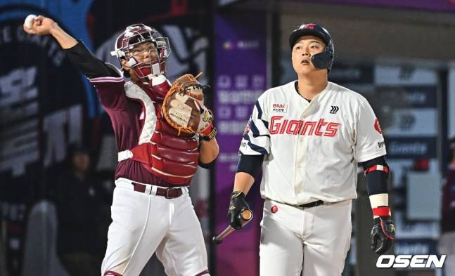 '타격 부진' 한동희에 조언? 김태형