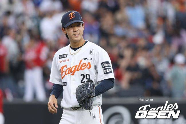 '볼넷-볼넷-볼넷-볼넷-볼넷-볼넷' 스트라이크보다 볼이 더 많았다…황준서 제구난조, 1⅔이닝 5실점 강판 [오!쎈 대전]