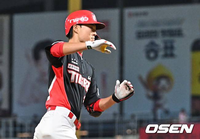 '미쳤다!' 김호령이 다 한 역전극, 추격포+쐐기포 4타점 폭발...10회 5득점 대역전극, NC 9-4 제압[창원 리뷰]