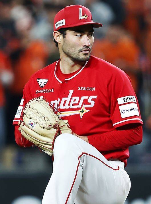 분명 잘 던지고 있었는데…5회 못 채운 에이스 어깨 괜찮나, SSG 이기고도 '노심초사' [오!쎈 대전]