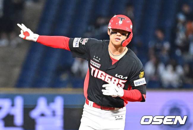 '와 53홈런 페이스' 뛰지 않는 슈퍼스타, 거포 올인인가…'단 4명' 전인미답 경지에 닿나