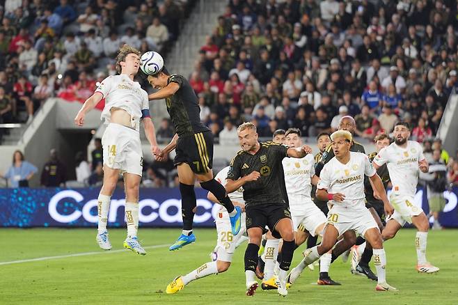 손흥민 13·14호 AS...LAFC, 멕시코팀 꺾고 북중미컵 결승 눈앞