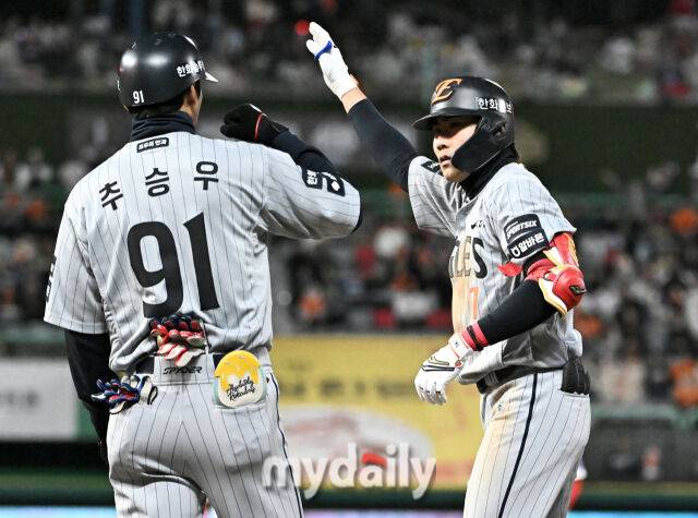 '볼넷-볼넷-볼넷-볼넷-볼넷-볼넷' 1순위 황준서 전격 2군행, 김경문 안타깝다