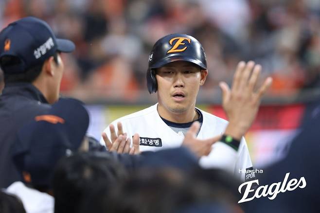 실망한 한화 팬들 조기에 퇴근했다… 런다운도 못하고 알까기까지, 이게 한화의 현주소인가
