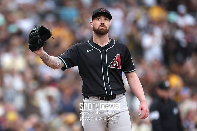 도대체 다저스는 왜 KBO 12패 투수 데려간걸까…또 최악 피칭, 149km 패스트볼로 어림도 없다