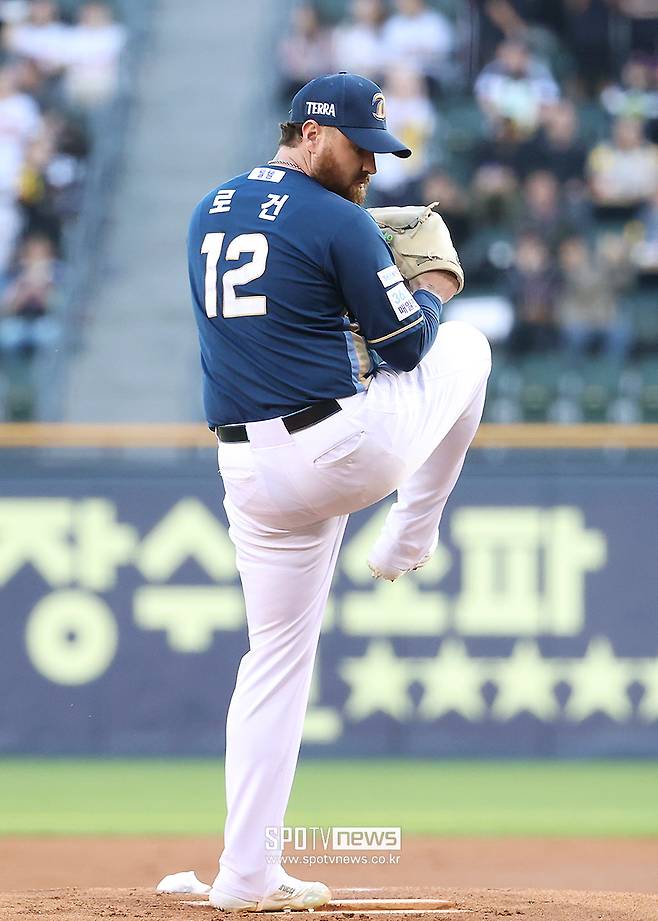 도대체 다저스는 왜 KBO 12패 투수 데려간걸까…또 최악 피칭, 149km 패스트볼로 어림도 없다