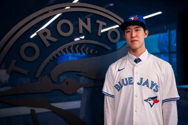 KBO 대신 ML 택한 토론토 첫 韓 100만 달러 유망주, 드디어 베일 벗는다