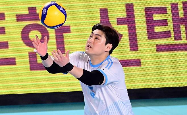 프로배구 삼성화재, 대한항공과 트레이드로 유광우·강승일 영입
