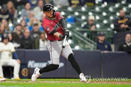 '마이너리그 계약'에서 MLB 타율 1위로...34세 바르가스, 개막전 이후 23경기 연속 안타 반전 드라마