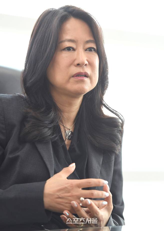 [오피셜] 의식불명 중학생 부모에게 “한밑천 잡게?”…‘막말 파문’ 김나미 체육회 사무총장 ‘직무 정지’, 자진 사퇴는 없었다