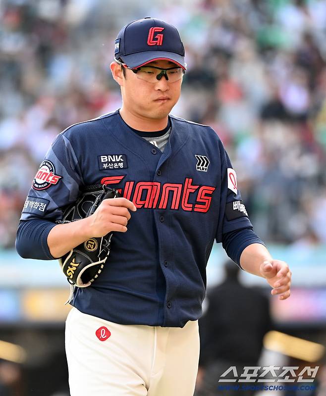 '무승' 귀신이 붙었나, 6G 연속 5이닝 이상 던졌는데…지독함을 떠나 안쓰럽다. 늦어지는 박세웅의 첫승 [SC포커스]