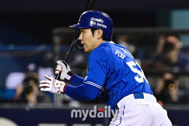 이틀 연속 163cm 작은 거인 사라졌다