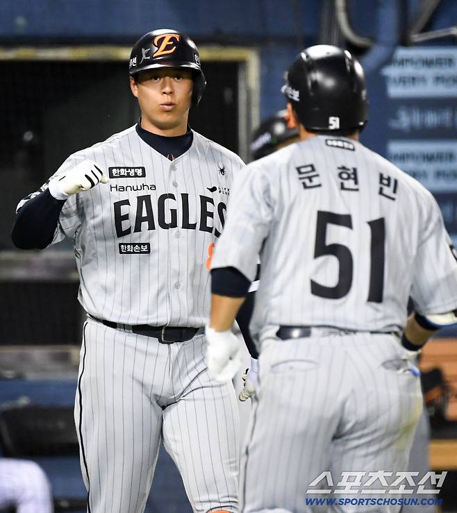 한화의 4번타자 부활하나, 2타석 희생타 타점→쐐기 투런포, 역대 122번째 통산 500타점 달성