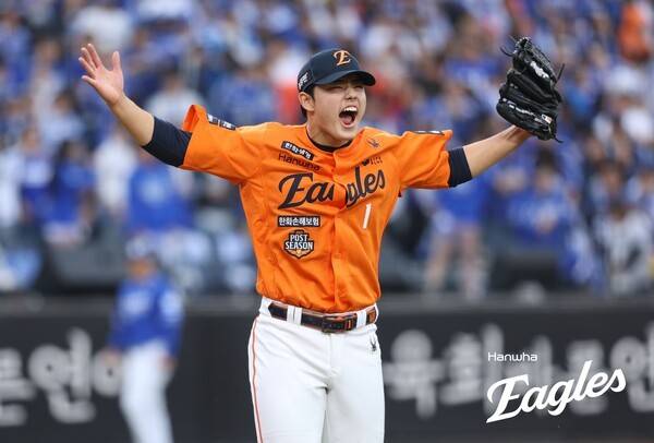 한화 초비상! 외국인 투수 2명 이어 차세대 선발 에이스도 어깨 통증으로 15구 만에 강판...선발진 구성 차질 빚어
