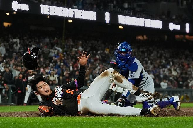 이정후 향해 'FxxK' 욕설 논란→이번엔 심판과 말싸움…LAD 포수, MLB 최고 밉상 됐다→