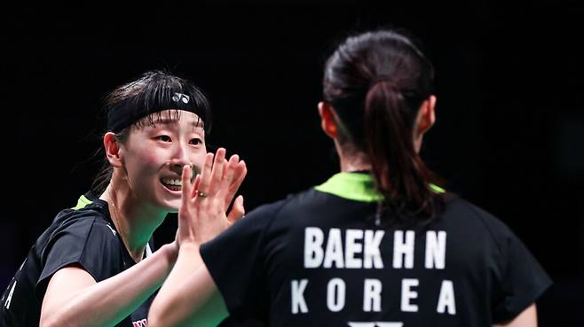 안세영 혼자론 부족하다…中 천위페이에 0-6, 1-8 절대 열세→우버컵 V3 열쇠는 '복식'에 있다