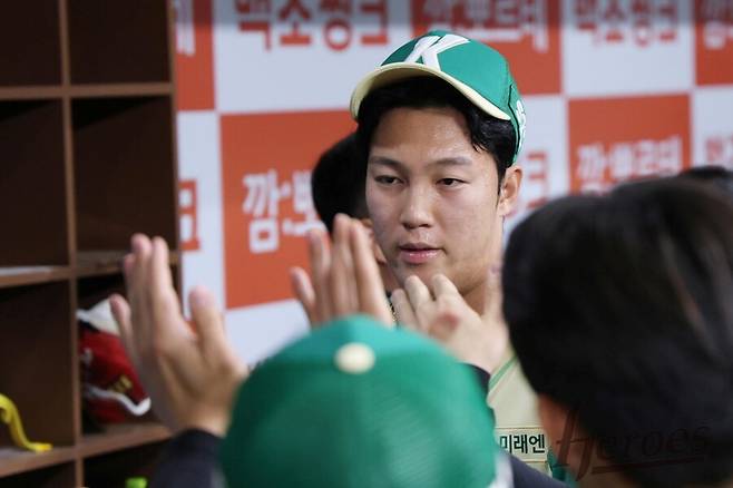 포스팅까지 1년 넘게 남았는데…美 스카우트 집결! 벌써 ML 구단들 안우진 주목한다