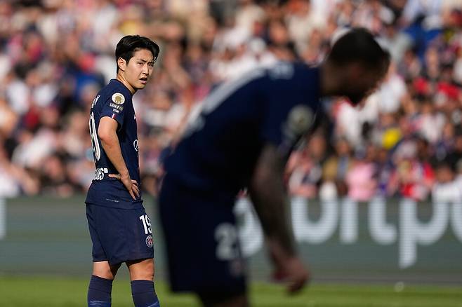 ‘90분 풀타임+미드필더 평점 1위’ 이강인, PSG 연속 선발…챔스 준결승 기회잡을까 ‘로리앙과 2-2 무승부’