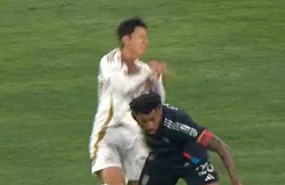 '손으로 손흥민 목을 치네'... 큰 부상 당할 뻔한 아찔 장면[스한 스틸컷]