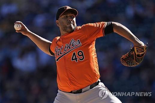'전 삼성 에이스' 밀려나고, '옛 LG 13승' 생존…볼티모어 수아레즈 DFA→엔스 복귀, KBO 출신들 MLB 운명 갈렸다