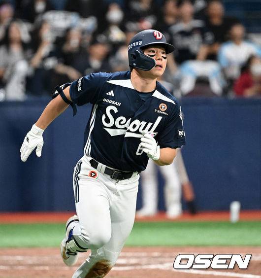 78억 거포 전격 벤치행→‘이 선수’가 1루수 접수했다! 2루타-쐐기 스리런 폭발 “이제 일희일비 안 한다, 성장 느껴져