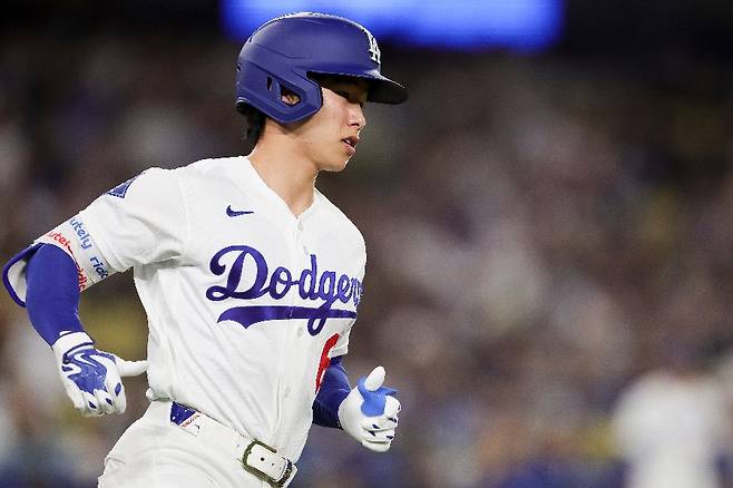 네? 저 멀티히트인데요? 김혜성 2타수 2안타→좌투수 등장에 로하스 대타…다저스 3-0 리드(1보)