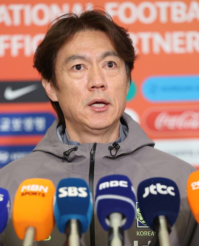 이건 위기 넘어 재앙… 홍명보호, 월드컵 코앞인데 중원 전멸 ‘초비상’