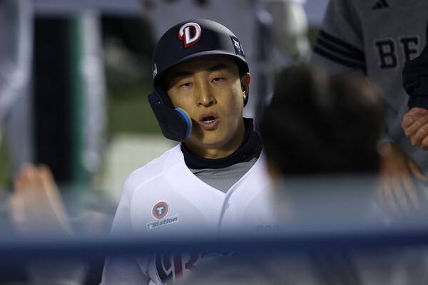 아뿔싸! 버겁지 않다던 손아섭, 우려했던 일이 현실로...2군에서 헤매는 사이 '5살 많은' 베테랑 타자에 '리그 최고' 타이틀 뺏겼다